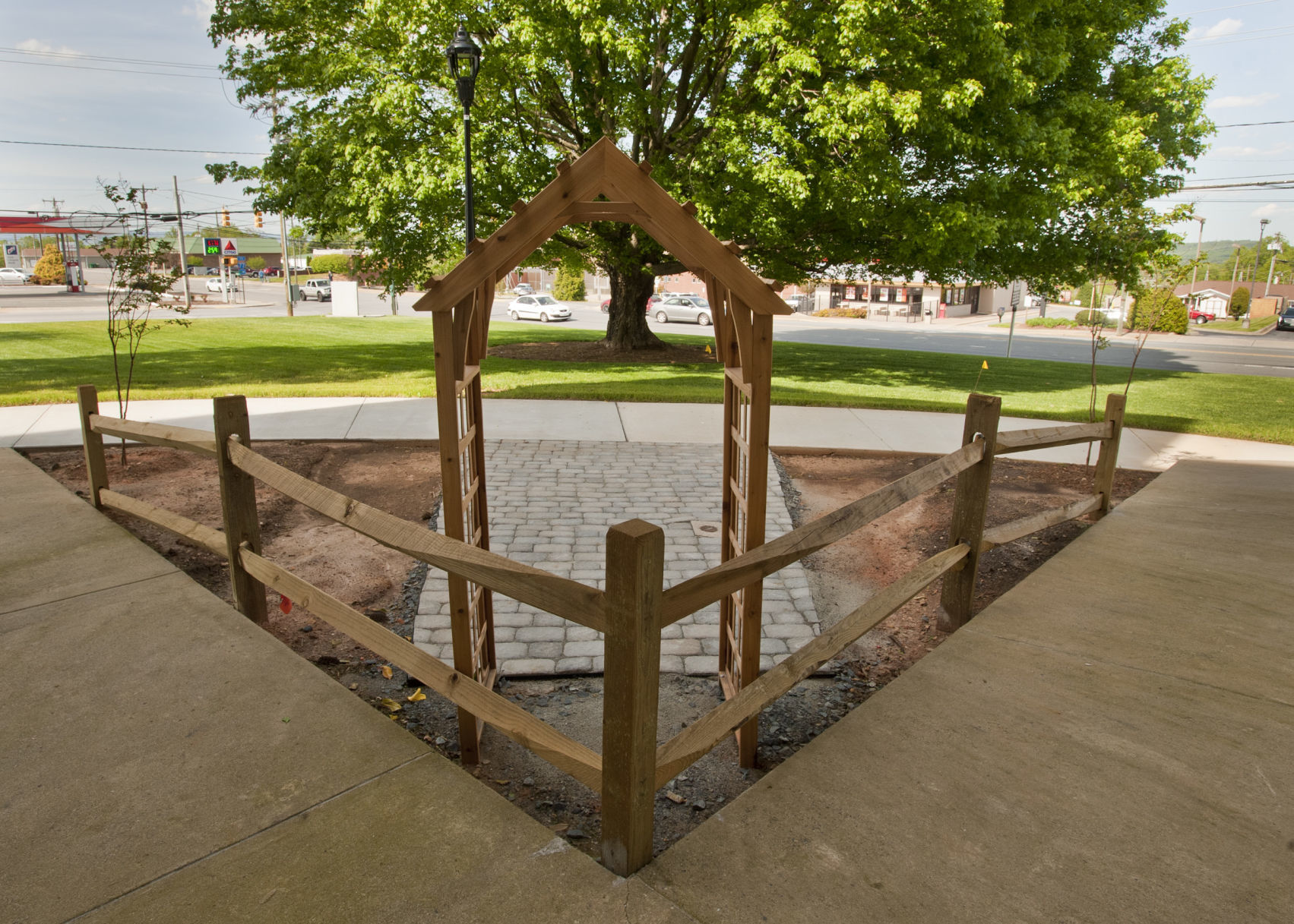 Surry courthouse gardens